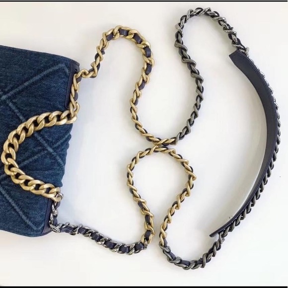 💓Sold💓Chanel 19 WOC - Picture 5 of 16